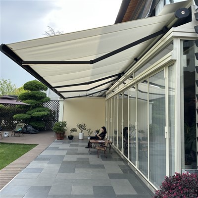 Nadstrešnica za terasu na uvlačenje
